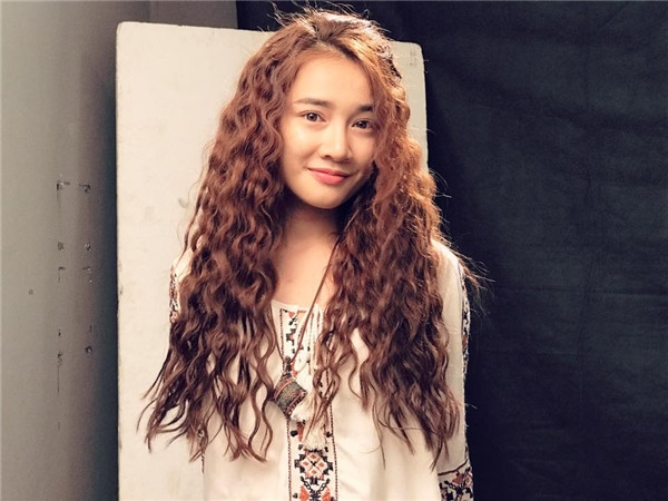 sao-viet-dua-nhau-theo-mot-toc-xoan-tit-nhu-ba-thim-7