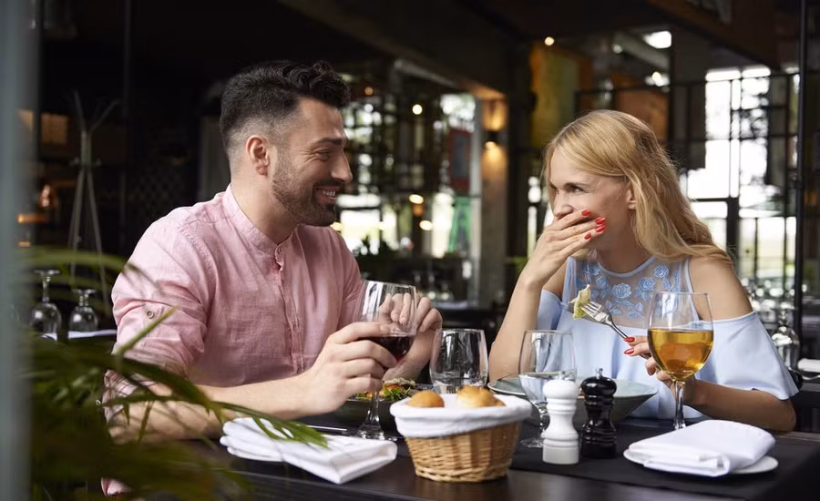 Giao tiếp là quan trọng nhất trong tất cả các mối quan hệ. (Ảnh: ITN)