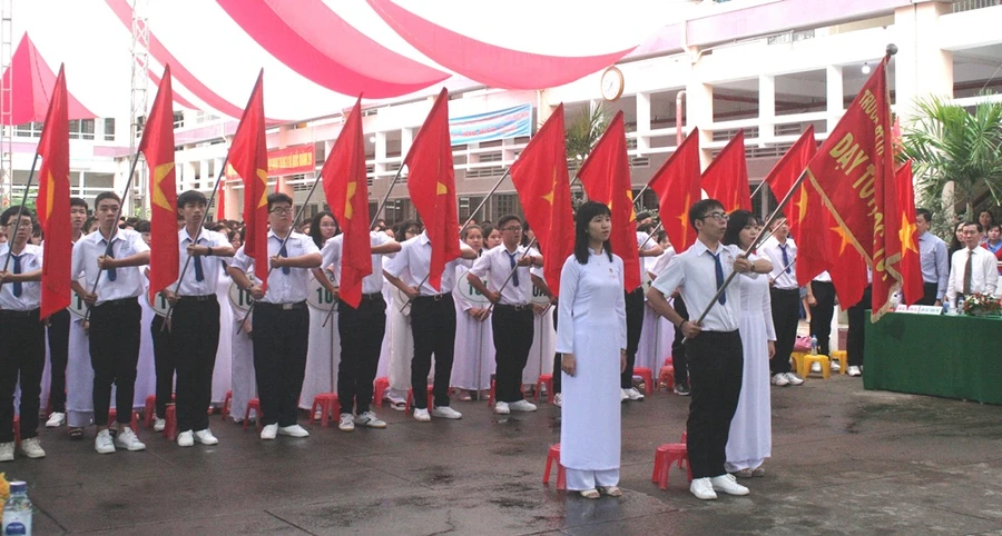 Các địa phương tập trung phòng, chống dịch Covid-19, chuẩn bị cho năm học mới. Ảnh: Q. Ngữ.