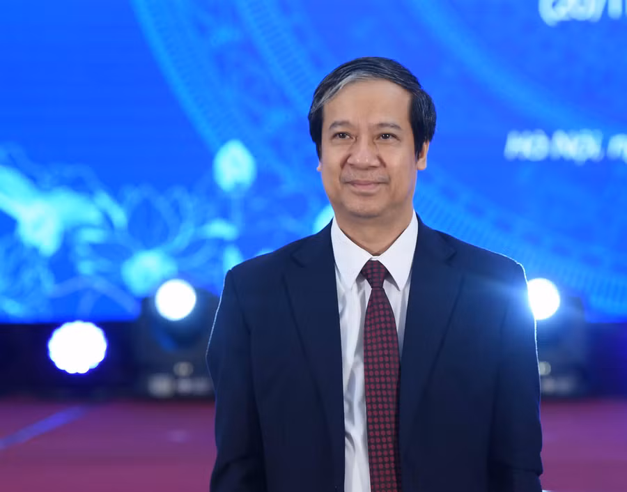 Bộ trưởng Nguyễn Kim Sơn.