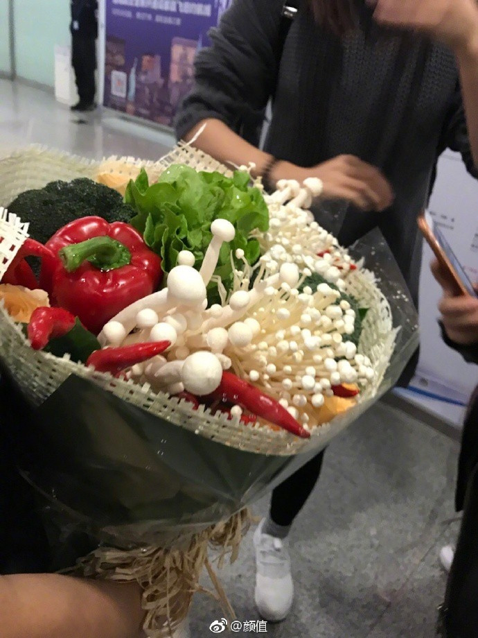 Những món quà Valentine khiến chị em 'cười ra nước mắt' ảnh 10 Những món quà Valentine khiến chị em 'cười ra nước mắt' ảnh 10