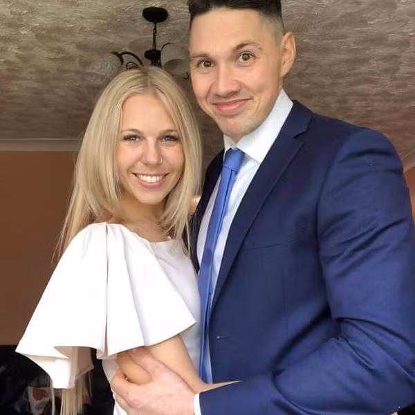 Cặp đôi đã chính thức đính hôn trên vách núi cheo leo