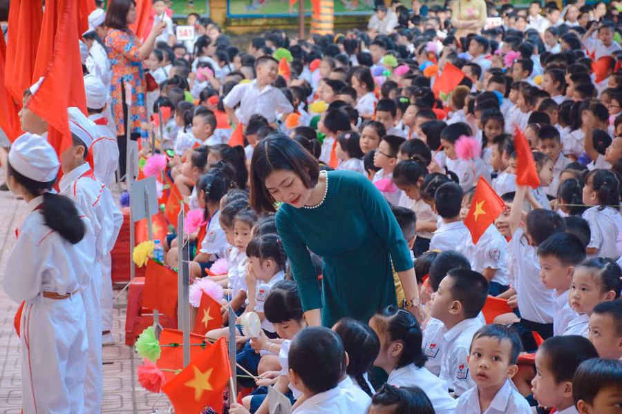 Quận Hoàng Mai luôn đối mặt với áp lực tuyển sinh đầu cấp và nỗi lo thiếu trường lớp