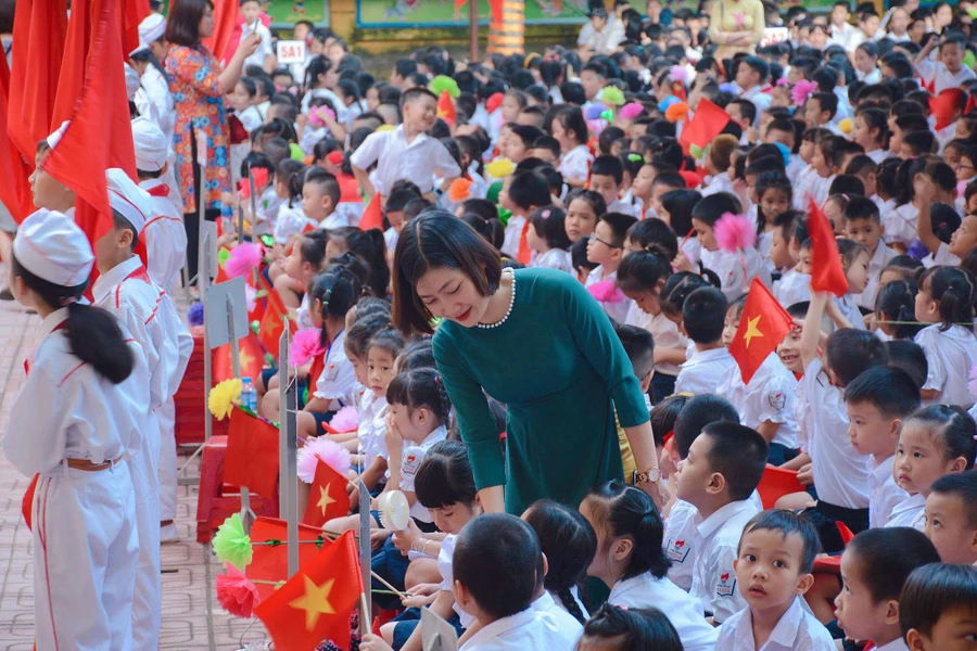 Quận Hoàng Mai luôn đối mặt với áp lực tuyển sinh đầu cấp và nỗi lo thiếu trường lớp