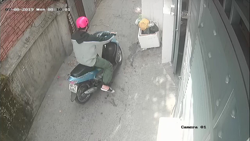 vụ sát hại nữ sinh 19 tuổi: tìm thấy xe máy của nghi phạm ở bờ kênh hình 3 vu sat hai nu sinh 19 tuoi: tim thay xe may cua nghi pham o bo kenh hinh 3