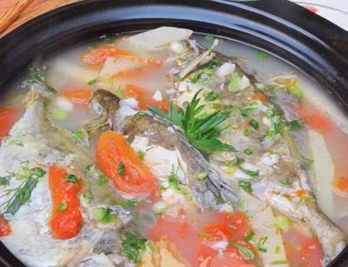 nau-ca-nen-tha-vao-nuoc-soi-hay-nuoc-lanh-de-khong-bi-tanh-1-1560478509-692-width490height376