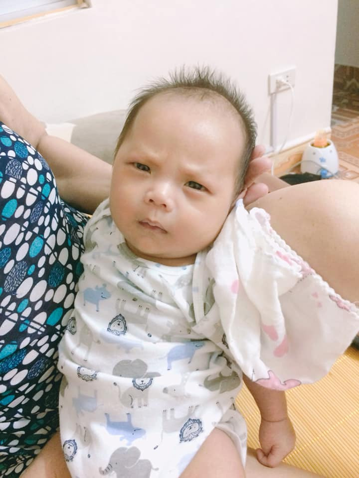 con trai sinh ra luc nao cung nhan nho vi thoi quen bat ngo cua me luc mang bau - 4