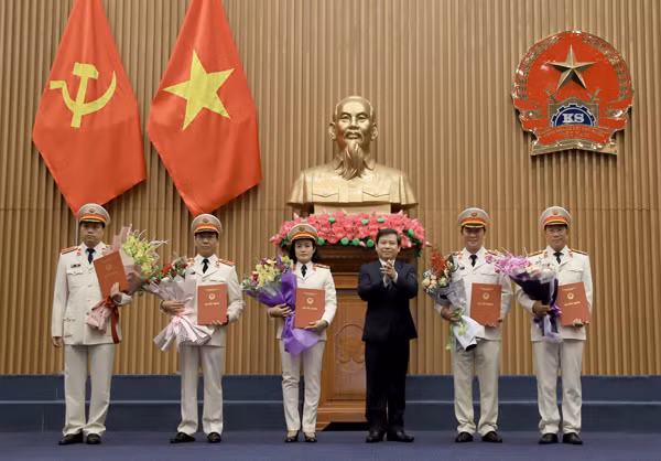 Công bố quyết định của Chủ tịch nước về công tác cán bộ