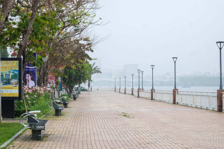 Không gian đi bộ trên đường Bạch Đằng.