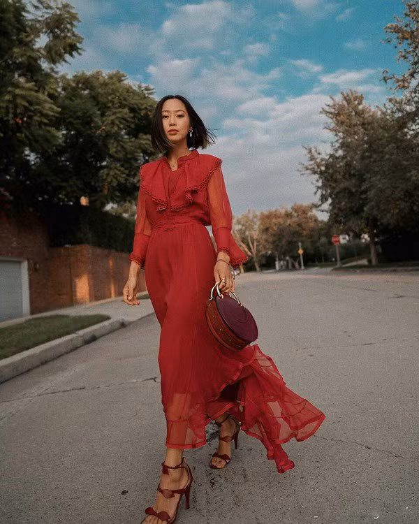 4 gam màu chuẩn xinh xắn, nổi bật cho các cô nàng dự tiệc cuối năm ảnh 3 Empty