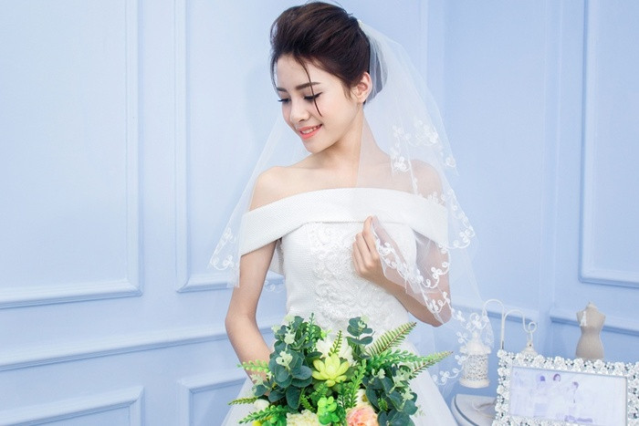 Có người từng nói rằng người phụ nữ đẹp nhất là khi khoác lên mình bộ váy cưới. 