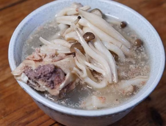 canh xương, nấu canh xương, bọt, bong bóng