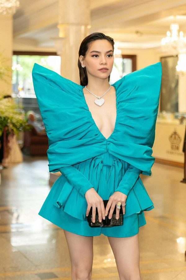 Thường xuyên theo dõi 5 fashion icon Việt này, gu thời trang của bạn nhất định thăng hạng ảnh 2 thieu tu tin ve mat tham my, day la 5 fashion icon viet ban nhat dinh phai theo doi! - 3