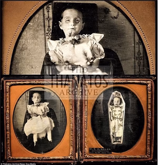 &nbsp;Một trong những hình ảnh khủng khiếp nhất trong bộ sưu tập là ba bức ảnh chụp một cô gái nhỏ với đôi mắt mở to, ngồi trên một chiếc ghế và rồi nằm trong quan tài.