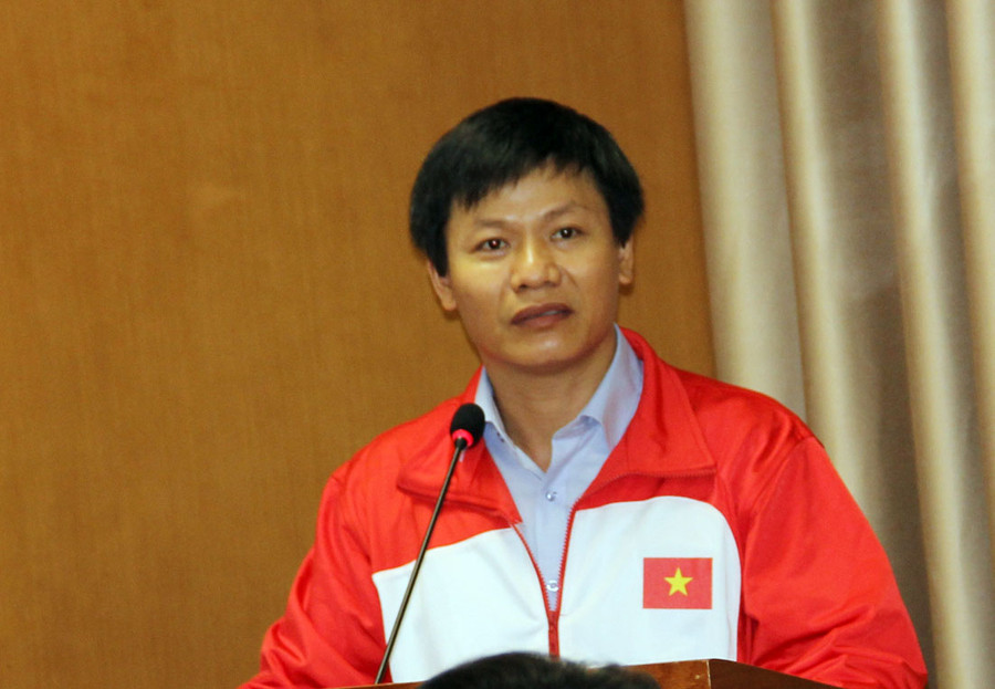 Ông Nguyễn Thanh Đề - Quyền Vụ trưởng Vụ Giáo dục Thể chất (BôGD&ĐT) - Trưởng đoàn Thể thao học sinh Việt Nam phát biểu nhận nhiệm vụ