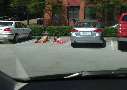 Tận hưởng không khí biển trên phố.