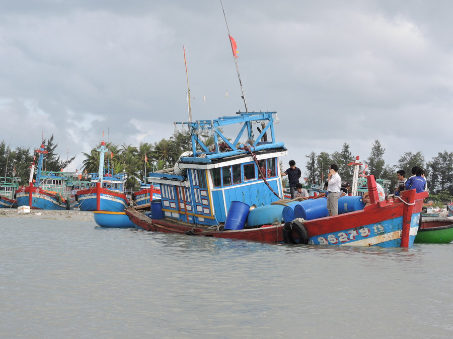 Liên tục thời gian qua, nhiều tàu cá của ngư dân Lý Sơn bị Trung Quốc ngăn cản, đạp phá cướp tài sản tại ngư trường Hoàng Sa.
