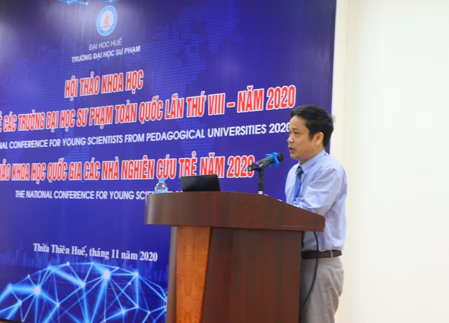 PGS.TS Nguyễn Đình Luyện – Phó Hiệu trưởng Trường ĐHSP Huế phát biểu khai mạc hội thảo.