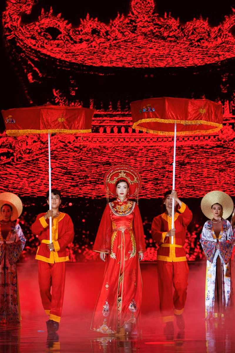 Hoa hậu Đỗ Mỹ Linh ăn chay 2 ngày trước khi hóa thân thành Thánh Mẫu ảnh 5