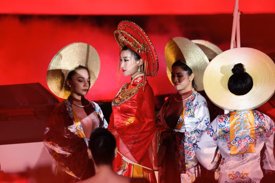 Mỹ Linh hóa thân cực phù hợp với vai thờ Mẫu.