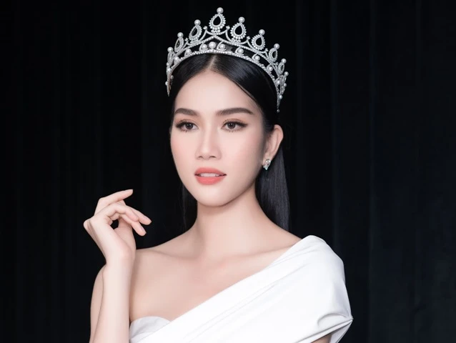 Á hậu Phương Anh được fan quốc tế dự đoán đăng quang tại Miss International