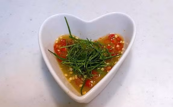 Bí quyết làm món gà ủ muối tiêu thơm ngọt, đẹp mắt bằng nồi chiên không dầu ảnh 2