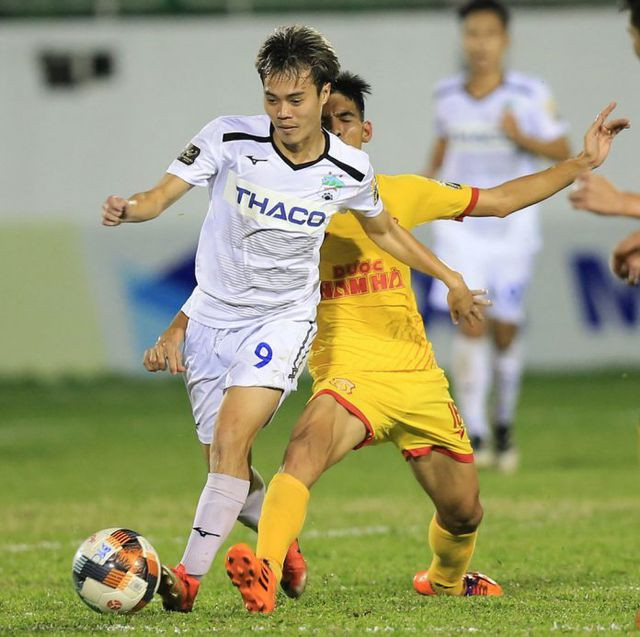 Văn Toàn hiện là chân sút có phong độ tốt nhất trong số các tiền đạo nội. Văn Toàn hiện là chân sút có phong độ tốt nhất trong số các tiền đạo nội.