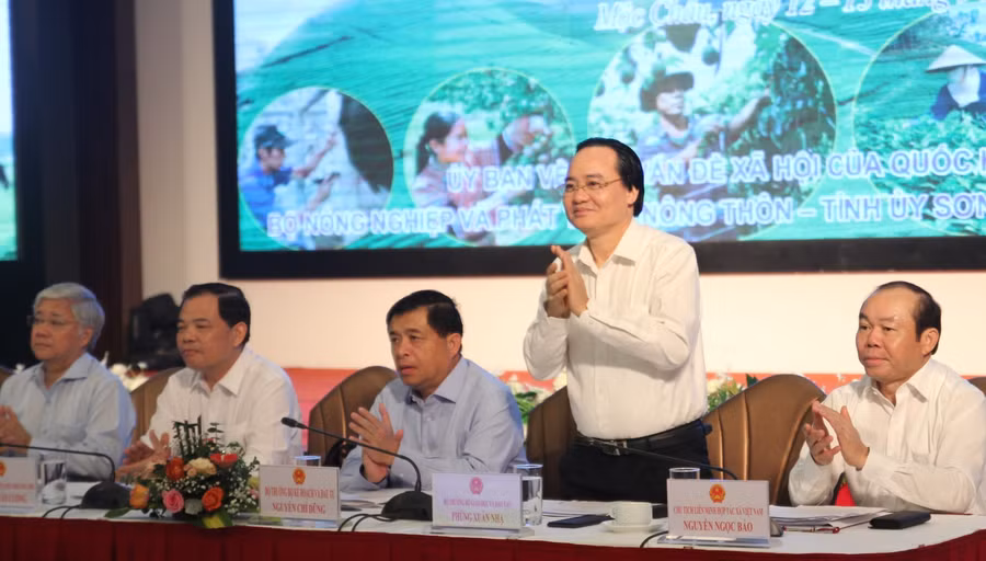 Bộ trưởng Phùng Xuân Nhạ tại hội thảo