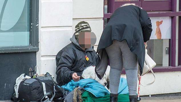 {title} Anh,ăn mày,thu nhập khủng,người vô gia cư