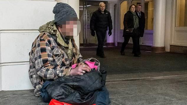 {title} Anh,ăn mày,thu nhập khủng,người vô gia cư