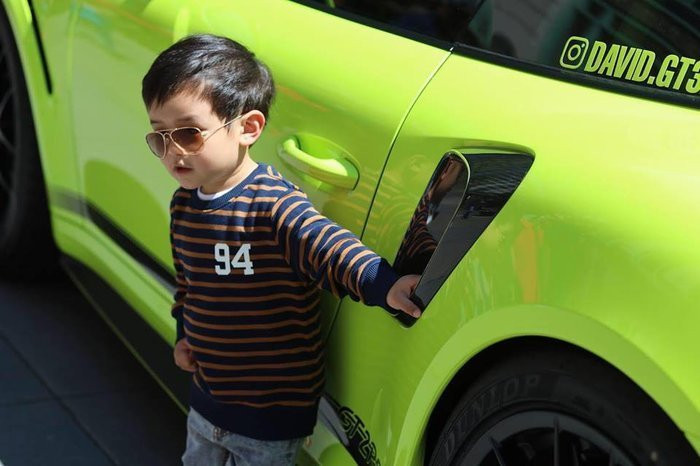 Cuộc sống như mơ của những quý tử nhà giàu: Người có công ty riêng năm 2 tuổi, người thừa kế gia sản kếch xù ảnh 3