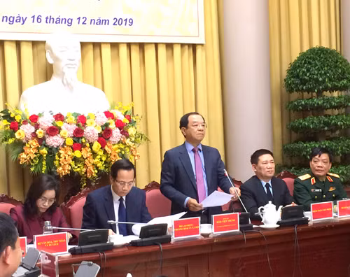 Chủ nhiệm Văn phòng Chủ tịch nước Đào Việt Trung công bố Lệnh của Chủ tịch nước tại họp báo. Ảnh: VGP/Nguyễn Hoàng