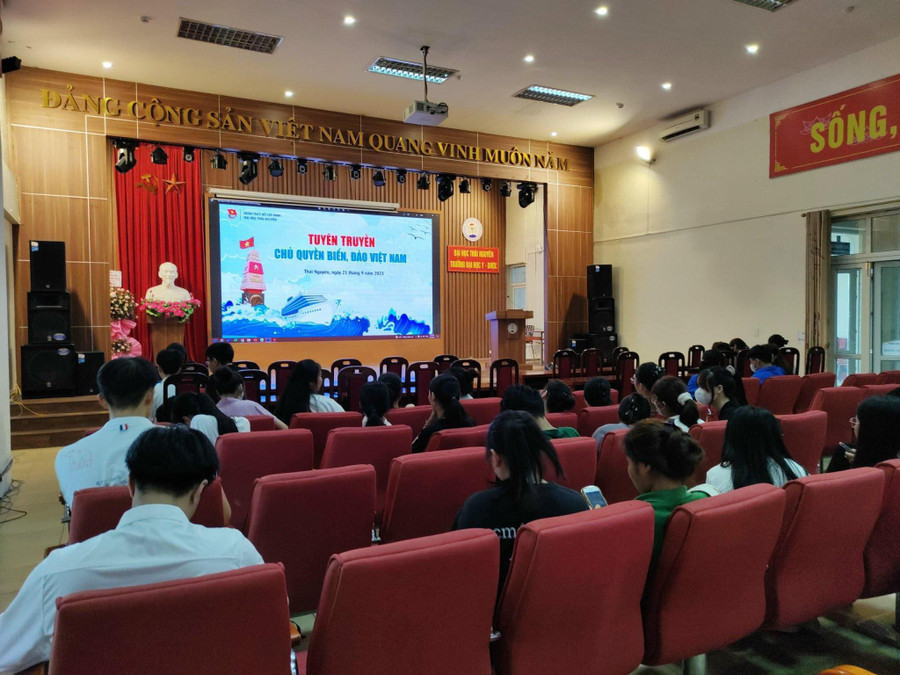 Đoàn thanh niên Đại học Thái Nguyên tổ chức tuyên truyền về chủ quyền, biển đảo tổ quốc Việt Nam năm 2023 cho 400 đoàn viên, sinh viên. Đoàn thanh niên Đại học Thái Nguyên tổ chức tuyên truyền về chủ quyền, biển đảo tổ quốc Việt Nam năm 2023 cho 400 đoàn viên, sinh viên.