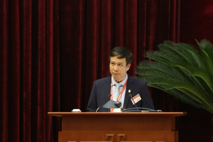 GS.TS.NGƯT Lê Anh Tuấn - Chủ tịch Hội đồng Đại học Bách khoa Hà Nội phát biểu tại buổi gặp mặt.