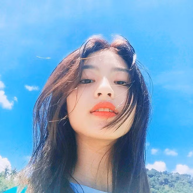 Hot girl lai Phap duoc coi nhu ban sao cua Kha Ngan hinh anh 6