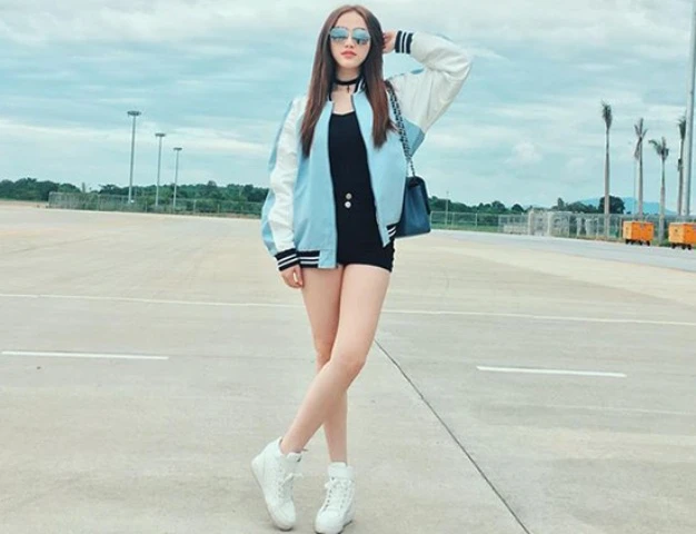 Xì ta, hot girl Việt mê mệt đồ denim trong street style tuần qua