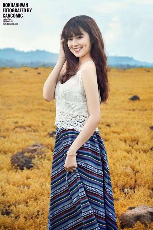 Đỗ Khánh Vân (sinh năm 1995) hiện đang là sinh viên năm 3, ngành Thiết kế thời trang, trường Quốc tế ADS International Design & Art Center. Cô là gương mặt khá quen thuộc với giới trẻ Sài thành.