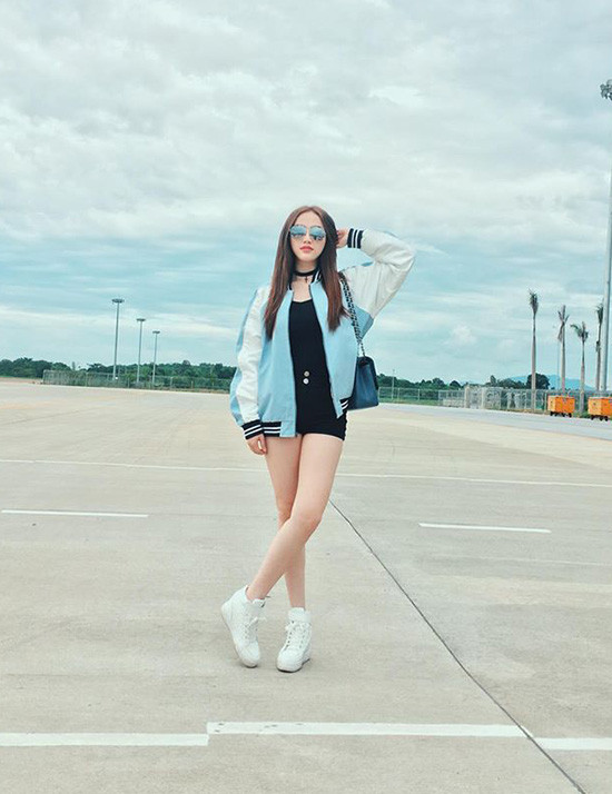 xi-ta-hot-girl-viet-me-met-do-denim-trong-street-style-tuan-qua-8