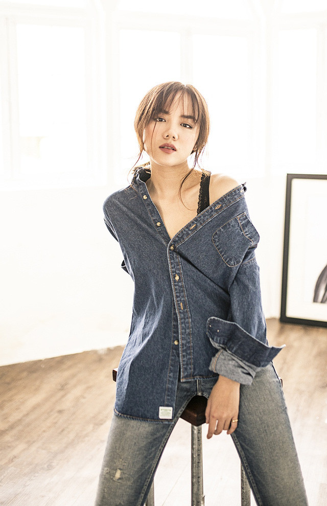 Hot girl Phương Ly: “Sống lạc quan là bí quyết để luôn trẻ trung” ảnh 8 Chính vì thế cô được lựa chọn là đại diện cho những thương hiệu hay dòng sản phẩm dành cho giới trẻ thành thị năng động, cá tính.