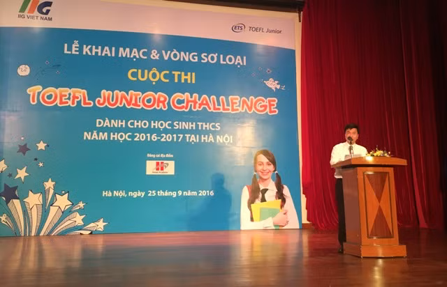 Ông Đoàn Hồng Nam - Chủ tịch Tập đoàn IIG Việt Nam, Trưởng Ban tổ chức cuộ thi phát biểu khai mạc