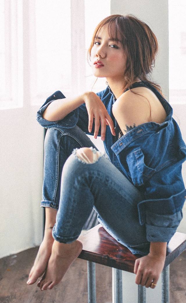 Hot girl Phương Ly: “Sống lạc quan là bí quyết để luôn trẻ trung” ảnh 6 Thế nhưng bẵng một thời gian, Phương Ly gần như “biến mất” khỏi showbiz để lại nhiều sự tiếc nuối cho mọi người. Thời gian gần đây, cô đã trở lại và gây nhiều bất ngờ cho người hâm mộ về sự thay đổi hình tượng cũng như ngoại hình của mình.