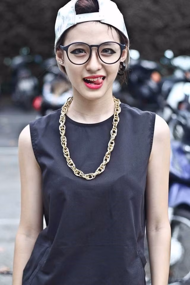 Hot girl lai Phap duoc coi nhu ban sao cua Kha Ngan hinh anh 11