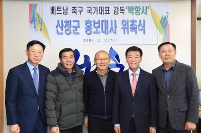 HLV Park Hang Seo được vinh danh ở quê nhà Sancheong