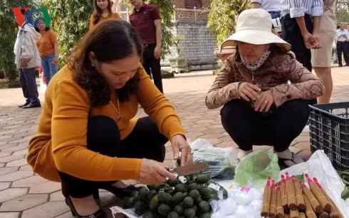 net rieng cua nguoi dan xu hue khi di chua le phat dau nam moi hinh 3