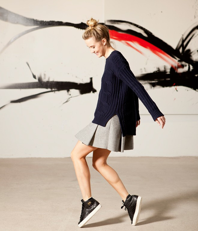 Mặc đẹp với phong cách thời trang thể thao tới công sở ảnh 2 Mặc đẹp với phong cách thời trang thể thao tới công sở