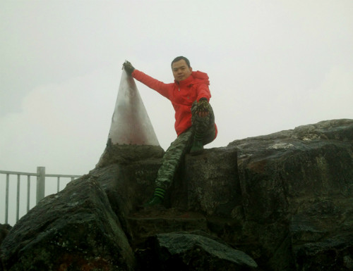 Anh Kiến Lâm chia sẻ: "Theo tôi, Fansipan sẽ không chết mà chỉ có ý chí con người là chết dần mà thôi". Anh Kiến Lâm chia sẻ: