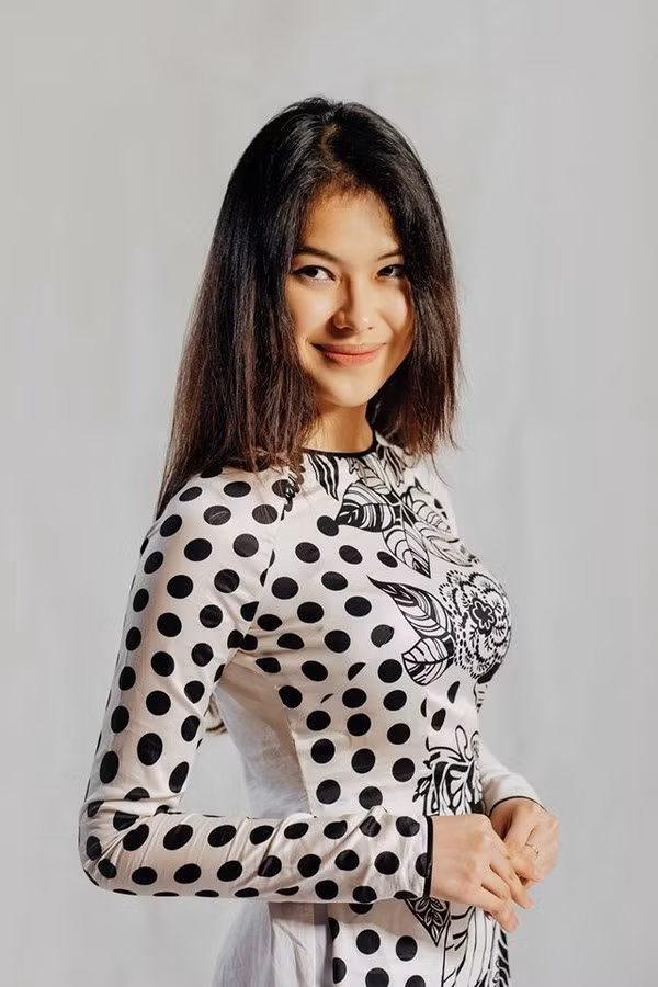  Cô gái Đà Nẵng hiện là sinh viên năm nhất tại thành phố Angers, Pháp. 