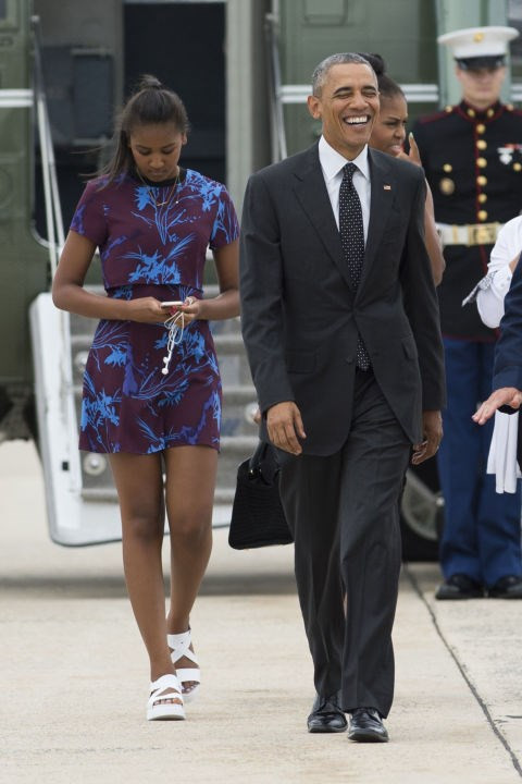 Gu thời trang cực chất của hai ‘công chúa’ nhà Obama ảnh 7 Gu thời trang cực chất của hai ‘công chúa’ nhà Obama - ảnh 6