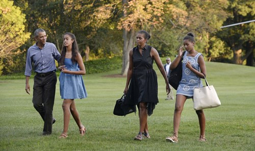 Gu thời trang cực chất của hai ‘công chúa’ nhà Obama ảnh 6 Gu thời trang cực chất của hai ‘công chúa’ nhà Obama - ảnh 5