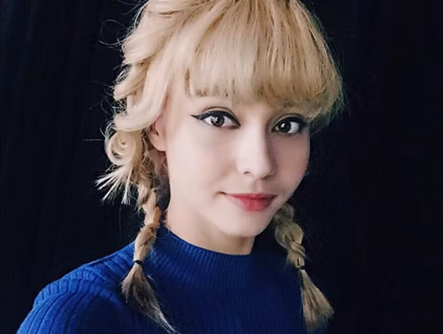 Tóc tết màu bạch kim - chuẩn sành điệu mới của con gái